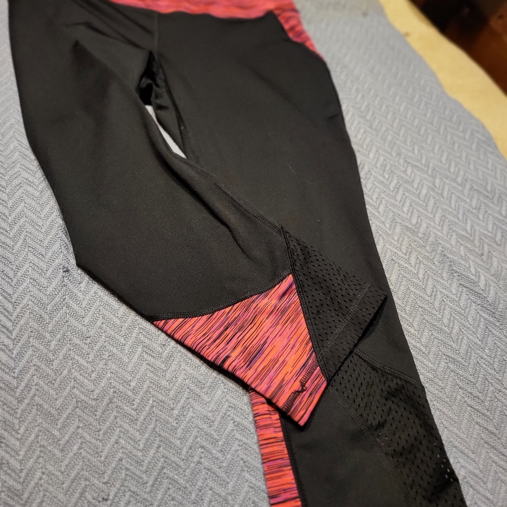 Pink/black leggings